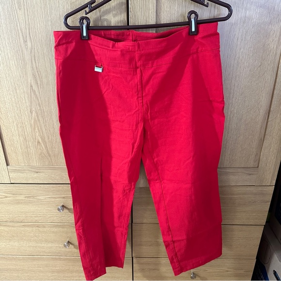 Women’s Alfani Red Cropped Crapi Pants - Picture 15 of 16